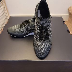 Nike Flyknit Sneakers